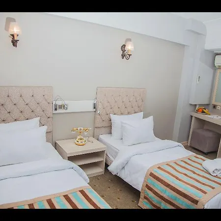 Dundar & 3*